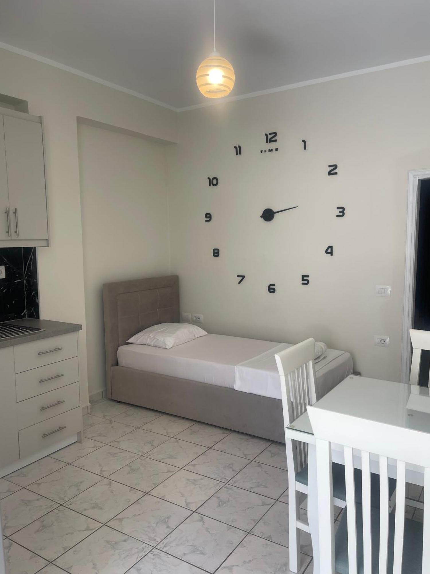 Sunflower Apartments ซารานเดอ ภายนอก รูปภาพ