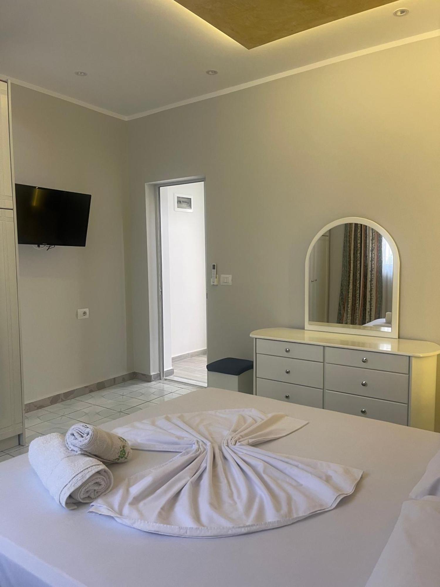 Sunflower Apartments ซารานเดอ ภายนอก รูปภาพ